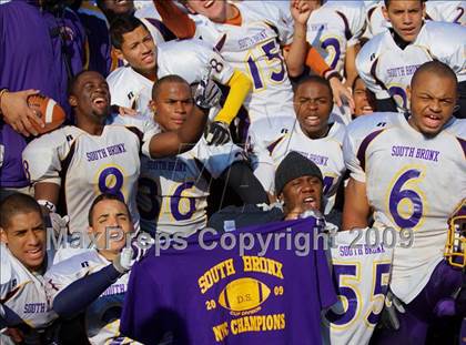 Thumbnail 2 in Automotive vs. South Bronx (PSAL Cup Division Final) photogallery.