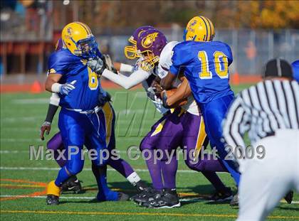 Thumbnail 1 in Automotive vs. South Bronx (PSAL Cup Division Final) photogallery.