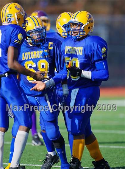 Thumbnail 2 in Automotive vs. South Bronx (PSAL Cup Division Final) photogallery.