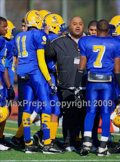 Thumbnail 1 in Automotive vs. South Bronx (PSAL Cup Division Final) photogallery.