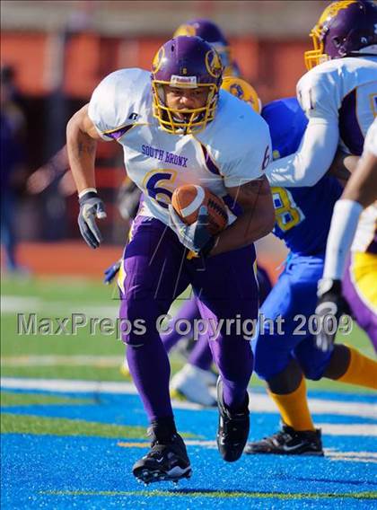 Thumbnail 3 in Automotive vs. South Bronx (PSAL Cup Division Final) photogallery.