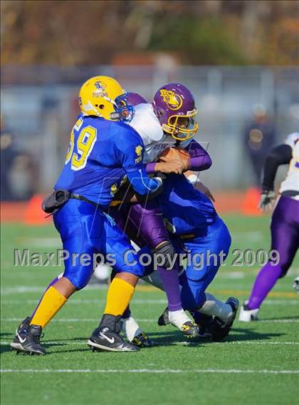 Thumbnail 2 in Automotive vs. South Bronx (PSAL Cup Division Final) photogallery.