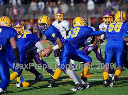 Thumbnail 1 in Automotive vs. South Bronx (PSAL Cup Division Final) photogallery.