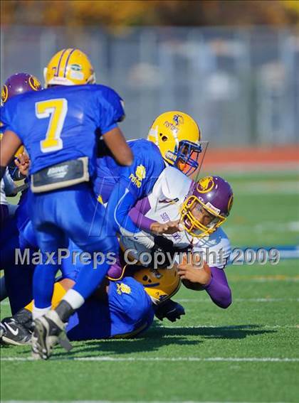 Thumbnail 2 in Automotive vs. South Bronx (PSAL Cup Division Final) photogallery.