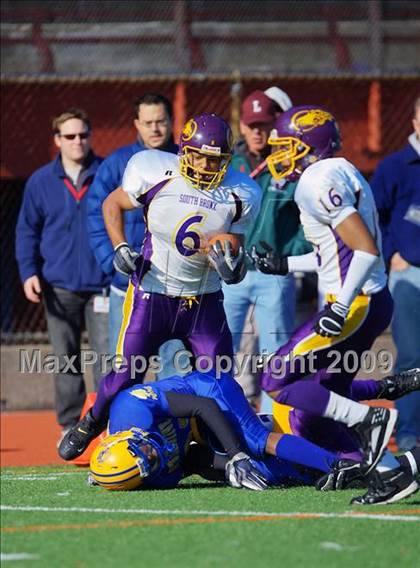 Thumbnail 2 in Automotive vs. South Bronx (PSAL Cup Division Final) photogallery.