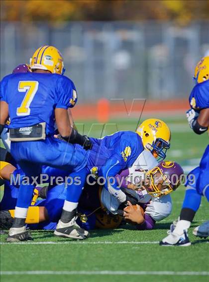 Thumbnail 3 in Automotive vs. South Bronx (PSAL Cup Division Final) photogallery.