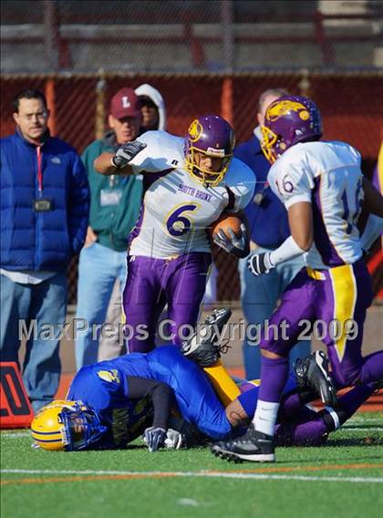 Thumbnail 1 in Automotive vs. South Bronx (PSAL Cup Division Final) photogallery.