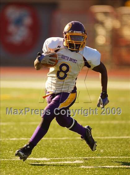 Thumbnail 3 in Automotive vs. South Bronx (PSAL Cup Division Final) photogallery.