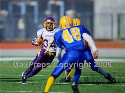 Thumbnail 2 in Automotive vs. South Bronx (PSAL Cup Division Final) photogallery.