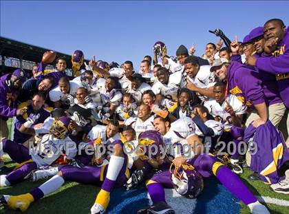 Thumbnail 2 in Automotive vs. South Bronx (PSAL Cup Division Final) photogallery.