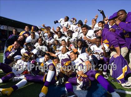 Thumbnail 1 in Automotive vs. South Bronx (PSAL Cup Division Final) photogallery.