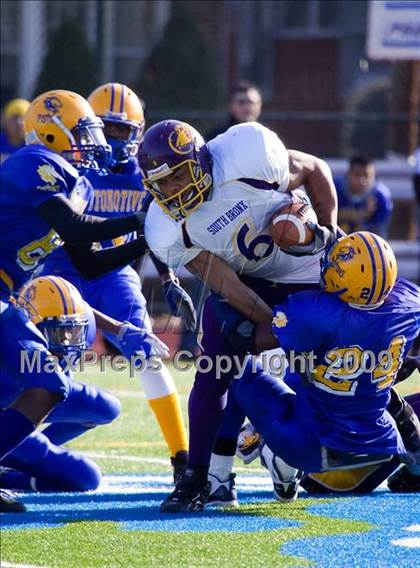 Thumbnail 1 in Automotive vs. South Bronx (PSAL Cup Division Final) photogallery.