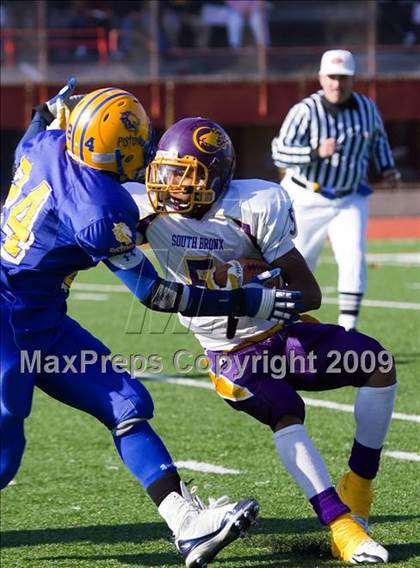 Thumbnail 3 in Automotive vs. South Bronx (PSAL Cup Division Final) photogallery.