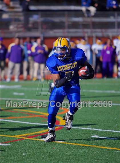 Thumbnail 2 in Automotive vs. South Bronx (PSAL Cup Division Final) photogallery.