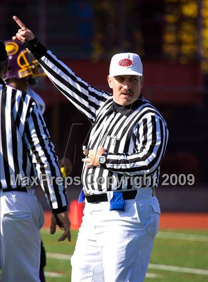 Thumbnail 3 in Automotive vs. South Bronx (PSAL Cup Division Final) photogallery.