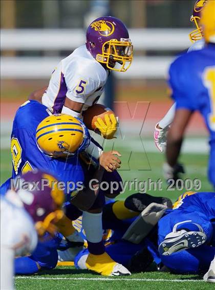 Thumbnail 2 in Automotive vs. South Bronx (PSAL Cup Division Final) photogallery.