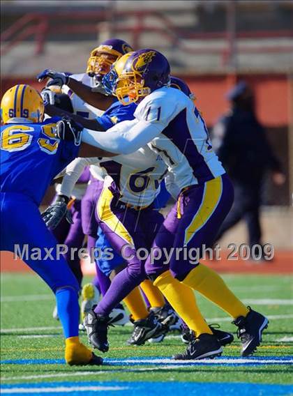 Thumbnail 2 in Automotive vs. South Bronx (PSAL Cup Division Final) photogallery.