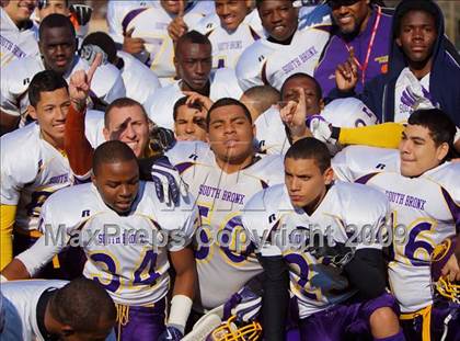 Thumbnail 1 in Automotive vs. South Bronx (PSAL Cup Division Final) photogallery.
