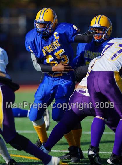 Thumbnail 3 in Automotive vs. South Bronx (PSAL Cup Division Final) photogallery.