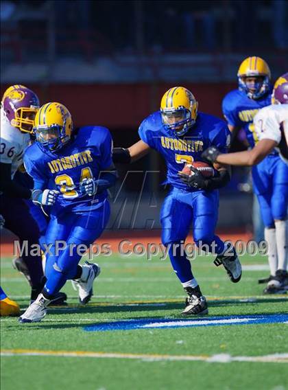 Thumbnail 2 in Automotive vs. South Bronx (PSAL Cup Division Final) photogallery.