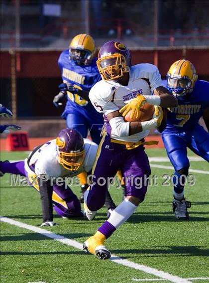 Thumbnail 1 in Automotive vs. South Bronx (PSAL Cup Division Final) photogallery.
