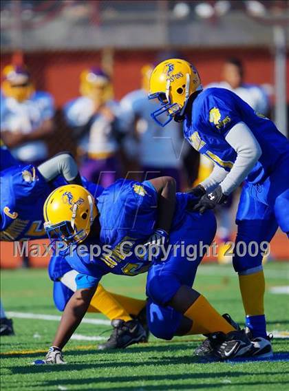 Thumbnail 3 in Automotive vs. South Bronx (PSAL Cup Division Final) photogallery.