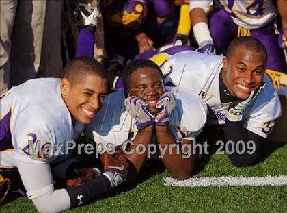Thumbnail 2 in Automotive vs. South Bronx (PSAL Cup Division Final) photogallery.