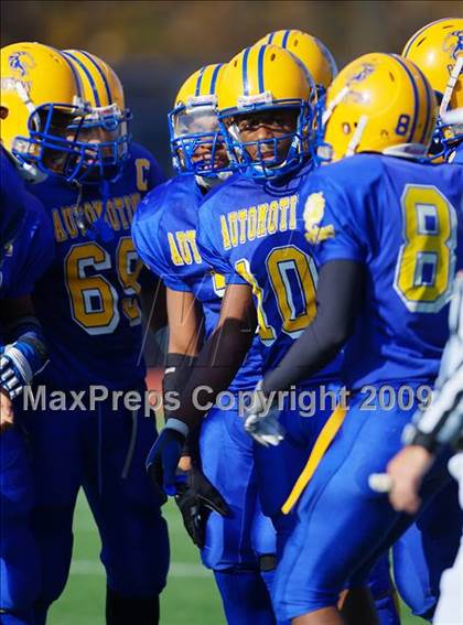 Thumbnail 1 in Automotive vs. South Bronx (PSAL Cup Division Final) photogallery.