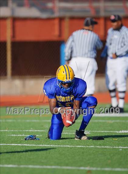 Thumbnail 3 in Automotive vs. South Bronx (PSAL Cup Division Final) photogallery.
