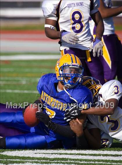 Thumbnail 2 in Automotive vs. South Bronx (PSAL Cup Division Final) photogallery.
