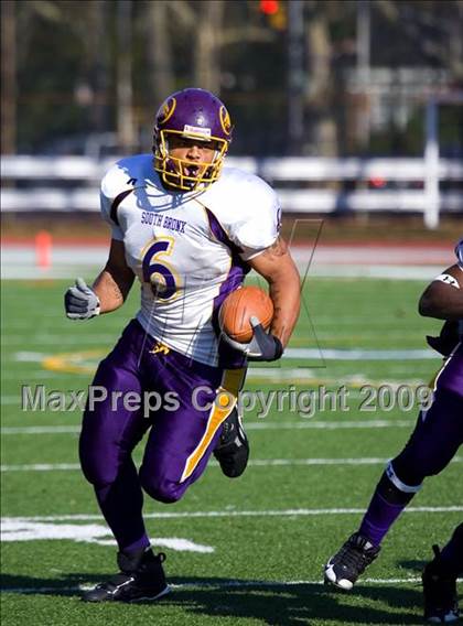 Thumbnail 2 in Automotive vs. South Bronx (PSAL Cup Division Final) photogallery.