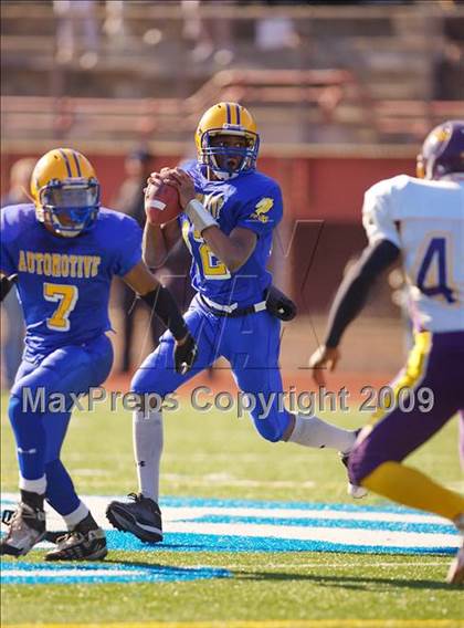 Thumbnail 2 in Automotive vs. South Bronx (PSAL Cup Division Final) photogallery.
