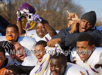 Thumbnail 3 in Automotive vs. South Bronx (PSAL Cup Division Final) photogallery.