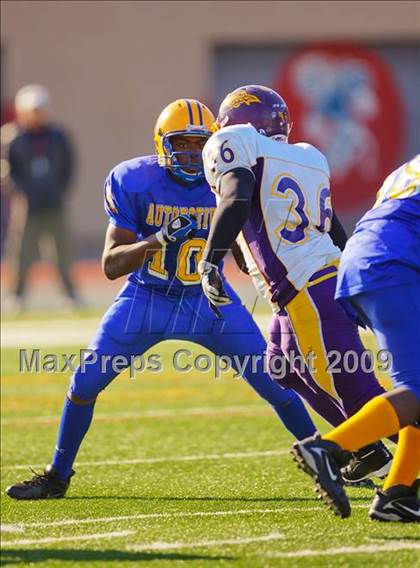 Thumbnail 3 in Automotive vs. South Bronx (PSAL Cup Division Final) photogallery.