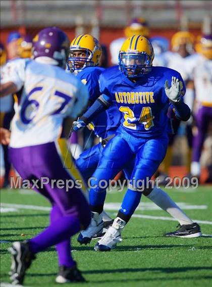 Thumbnail 3 in Automotive vs. South Bronx (PSAL Cup Division Final) photogallery.