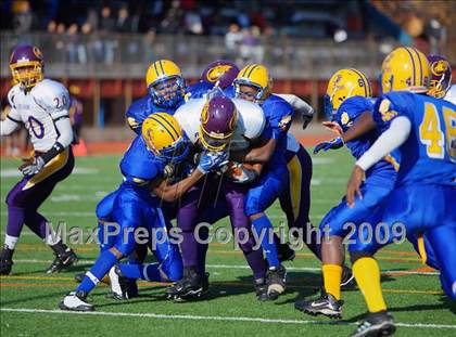 Thumbnail 2 in Automotive vs. South Bronx (PSAL Cup Division Final) photogallery.