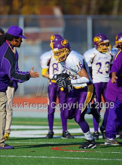 Thumbnail 2 in Automotive vs. South Bronx (PSAL Cup Division Final) photogallery.