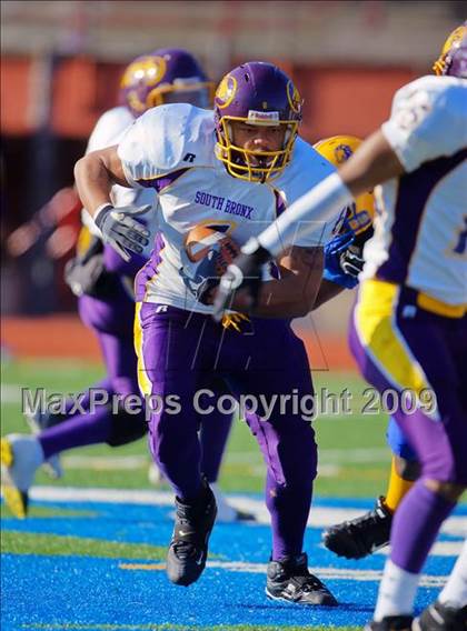 Thumbnail 2 in Automotive vs. South Bronx (PSAL Cup Division Final) photogallery.