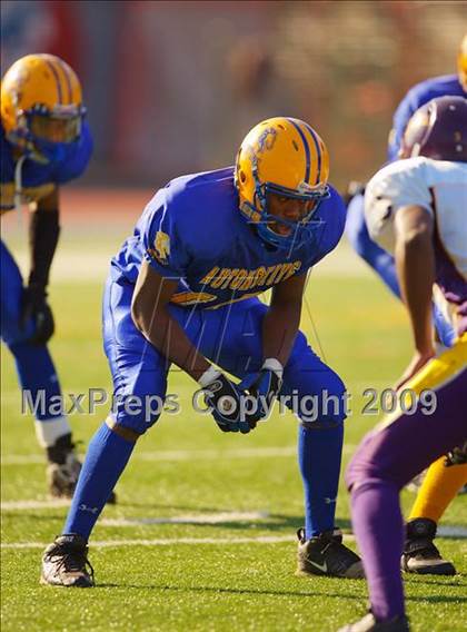 Thumbnail 1 in Automotive vs. South Bronx (PSAL Cup Division Final) photogallery.