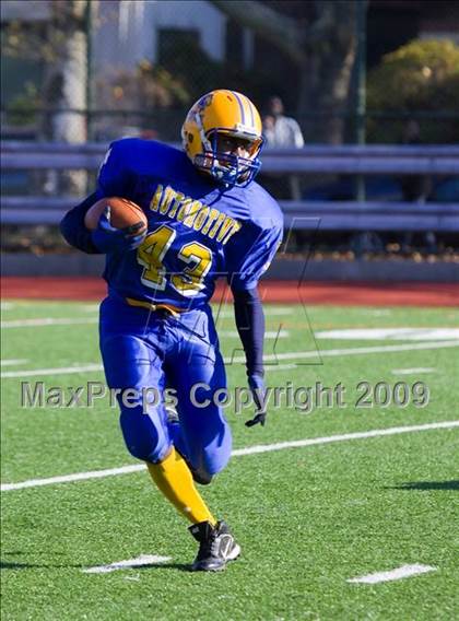 Thumbnail 1 in Automotive vs. South Bronx (PSAL Cup Division Final) photogallery.