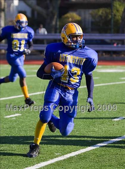 Thumbnail 3 in Automotive vs. South Bronx (PSAL Cup Division Final) photogallery.