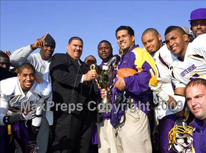 Thumbnail 1 in Automotive vs. South Bronx (PSAL Cup Division Final) photogallery.