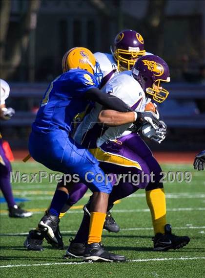 Thumbnail 1 in Automotive vs. South Bronx (PSAL Cup Division Final) photogallery.
