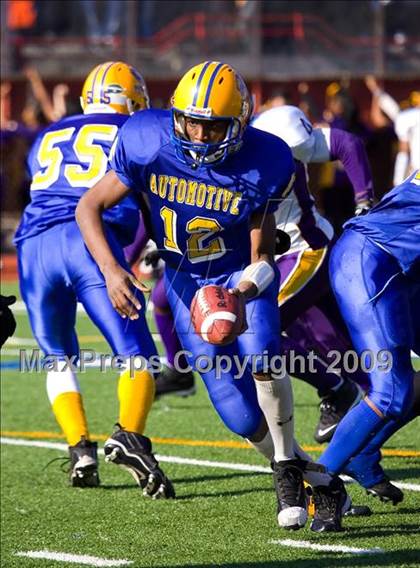 Thumbnail 3 in Automotive vs. South Bronx (PSAL Cup Division Final) photogallery.