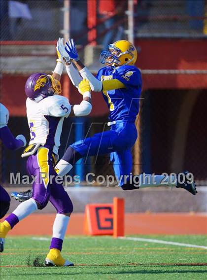 Thumbnail 1 in Automotive vs. South Bronx (PSAL Cup Division Final) photogallery.
