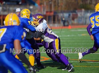 Thumbnail 3 in Automotive vs. South Bronx (PSAL Cup Division Final) photogallery.