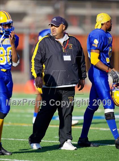 Thumbnail 1 in Automotive vs. South Bronx (PSAL Cup Division Final) photogallery.