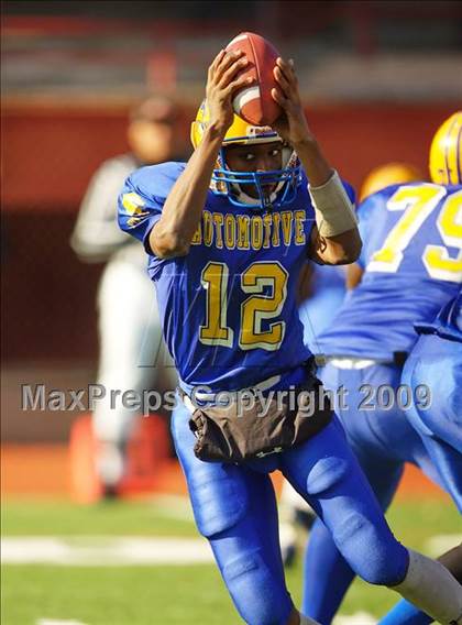 Thumbnail 2 in Automotive vs. South Bronx (PSAL Cup Division Final) photogallery.