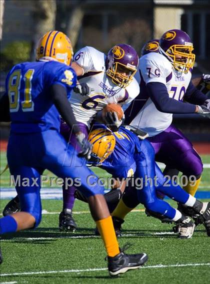 Thumbnail 3 in Automotive vs. South Bronx (PSAL Cup Division Final) photogallery.