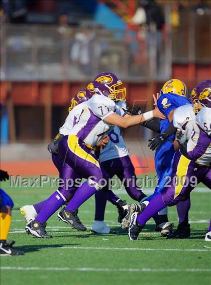 Thumbnail 1 in Automotive vs. South Bronx (PSAL Cup Division Final) photogallery.